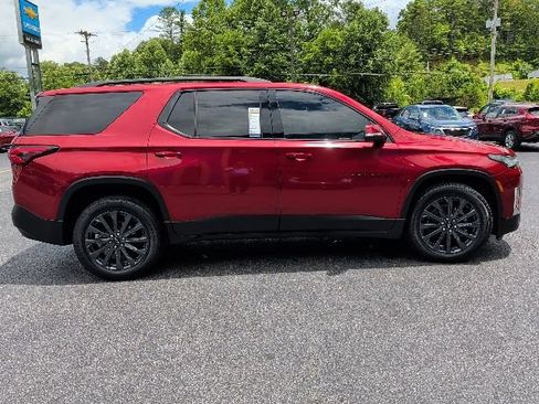 Used 2023 Chevrolet Traverse RS AWD/4WD image 9