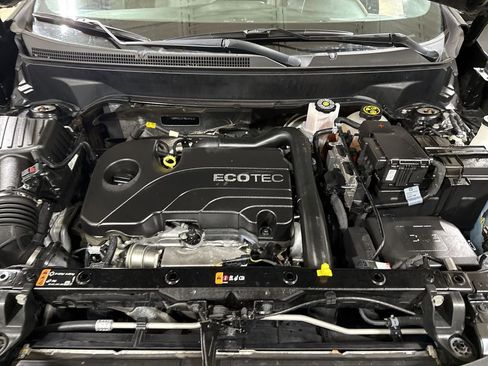 Used 2022 Chevrolet Equinox LS FWD image 24