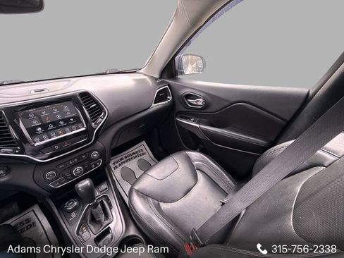 Used 2019 Jeep Cherokee Limited image 18