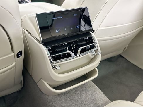 New 2026 Bentley Flying Spur Azure AWD/4WD image 24