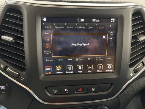 Used 2023 Jeep Cherokee Altitude Lux image 16