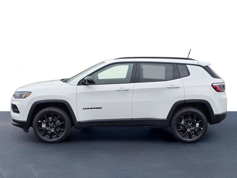 New 2026 Jeep Compass Latitude image 13