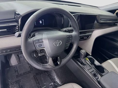 Certified 2025 Toyota Camry SE w/ Convenience Package image 9