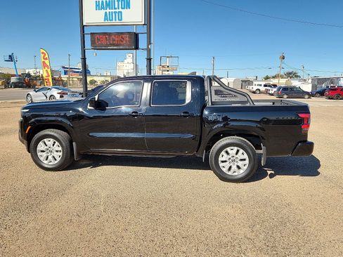 Used 2023 Nissan Frontier SV w/ SV Premium Package image 2
