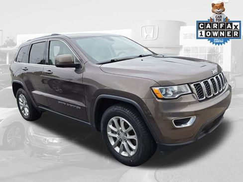 Used 2021 Jeep Grand Cherokee Laredo RWD image 3