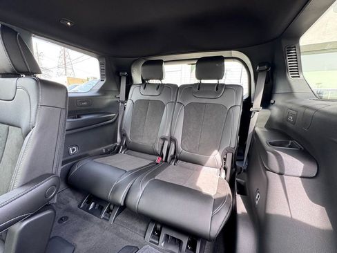 Used 2025 Jeep Grand Cherokee L Altitude image 17