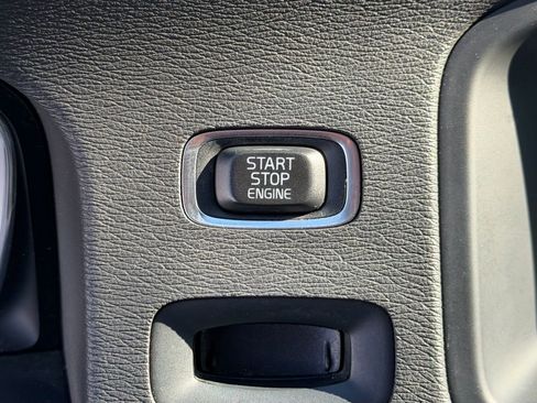 Used 2015 Volvo V60 T5 Cross Country w/ Protection Package image 23