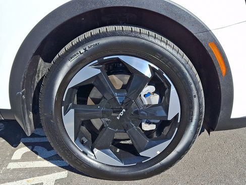 Used 2025 Kia Sorento EX w/ EX Panoramic Sunroof Package image 8