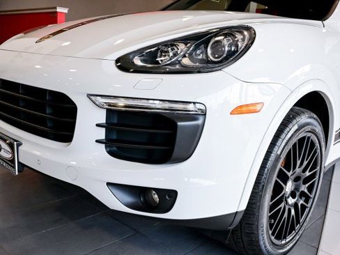 Used 2018 Porsche Cayenne Platinum Edition AWD/4WD image 10