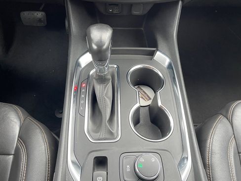 Used 2021 Chevrolet Traverse LT w/ LT Premium Package image 19