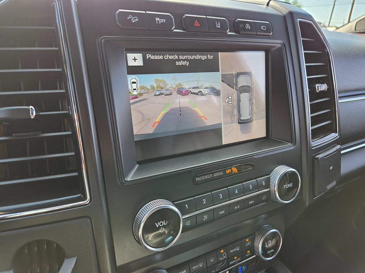 Used 2019 Ford Expedition Limited w/ Equipment Group 303A AWD/4WD image 40