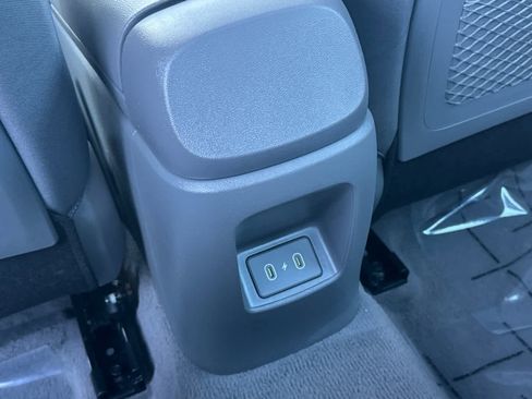 Used 2025 Hyundai Elantra SEL image 14