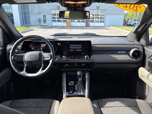 Used 2024 Chevrolet Colorado ZR2 w/ Technology Package AWD/4WD image 10