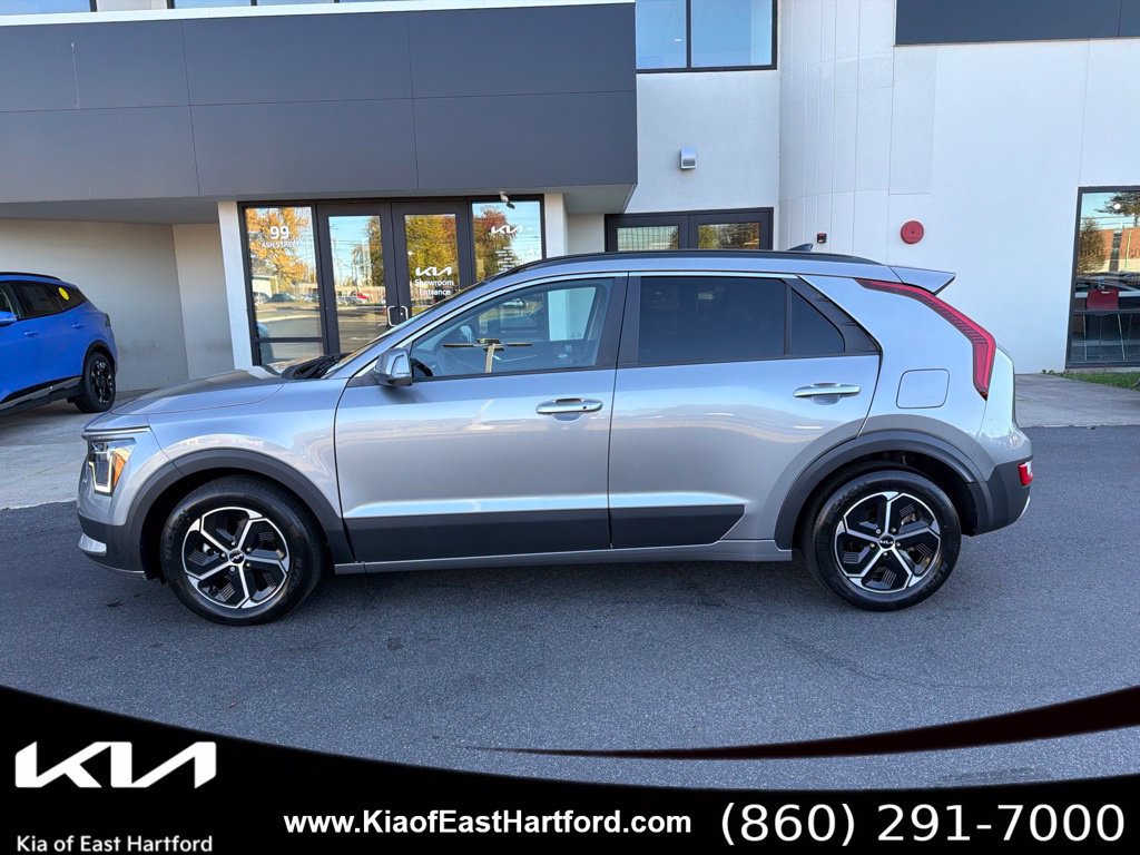 Certified 2023 Kia Niro EX FWD image 2