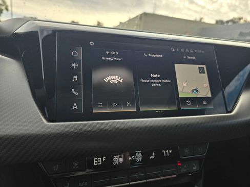 Used 2022 Audi e-tron GT Prestige image 29