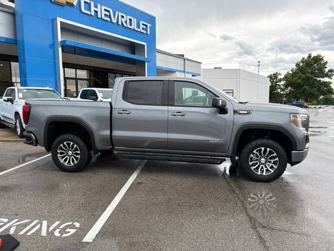 Used 2022 GMC Sierra 1500 AT4 AWD/4WD image 2