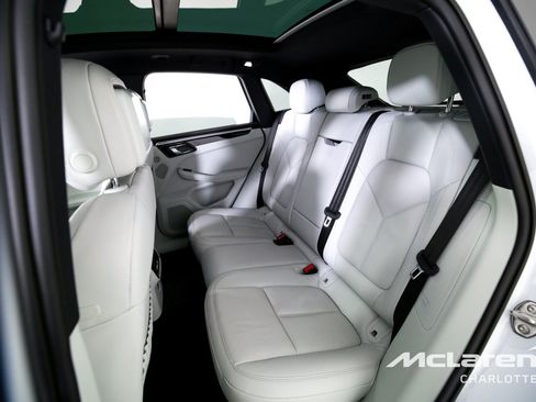 Used 2024 Porsche Macan w/ Premium Plus Package AWD/4WD image 18