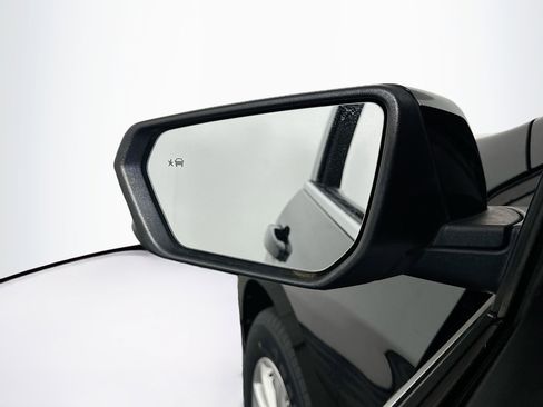 Used 2018 Chevrolet Equinox LT image 16