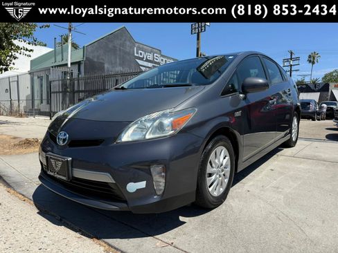 Used 2013 Toyota Prius Prime Plug-In Hybrid FWD image 3