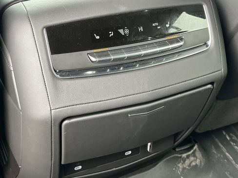 Used 2024 Cadillac Escalade ESV Premium Luxury w/ Performance Package image 15