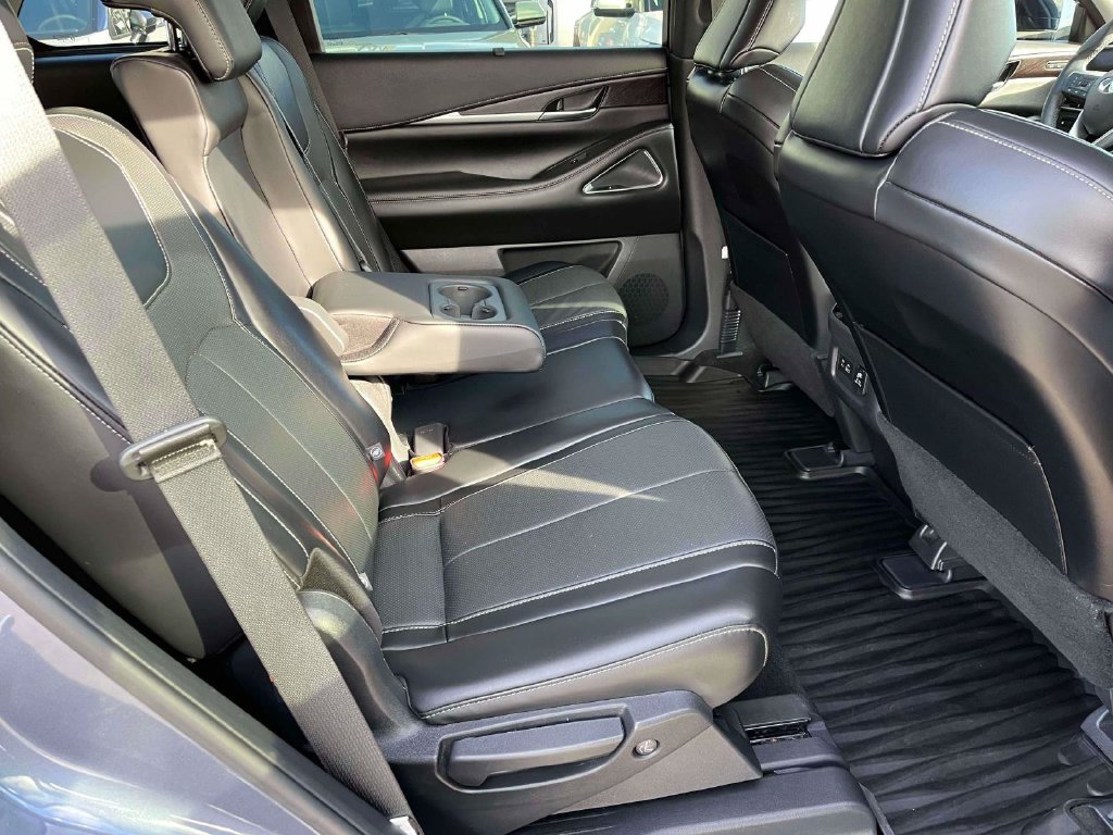 Used 2023 INFINITI QX60 Sensory w/ Vision Package AWD/4WD image 10