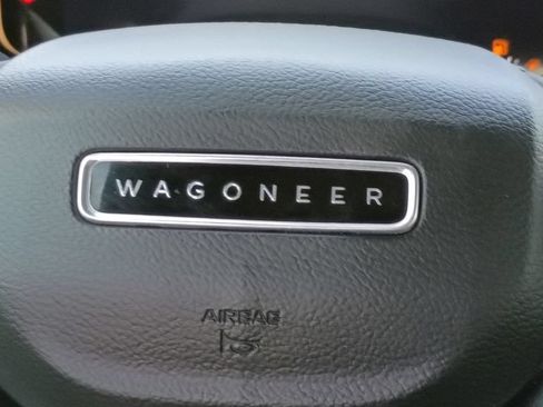 Used 2023 Jeep Wagoneer 4WD w/ Premium Group I image 23