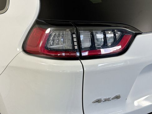 Used 2019 Jeep Cherokee Latitude Plus image 36