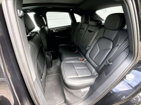 Used 2026 Porsche Macan AWD/4WD image 22
