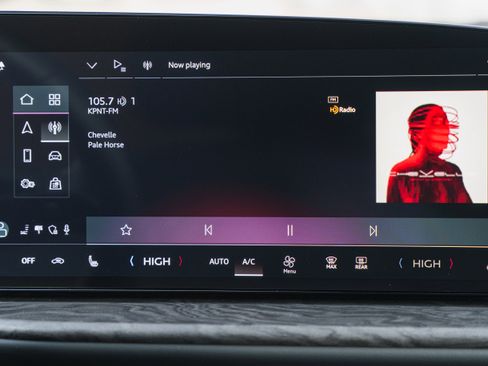 Certified 2025 Audi Q5 Premium w/ Convenience Package image 13