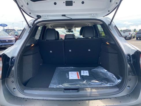 New 2025 Nissan Kicks SR image 34