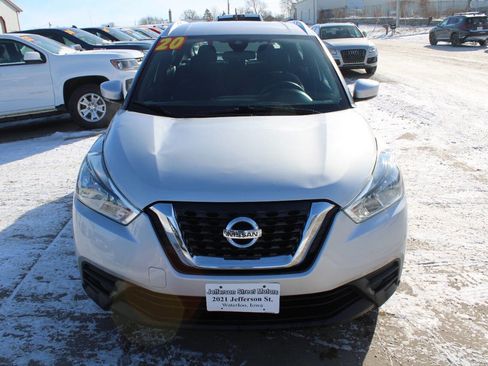 Used 2020 Nissan Kicks SV image 2