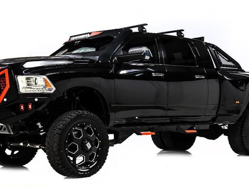 Used 2018 RAM 3500 Laramie image 2