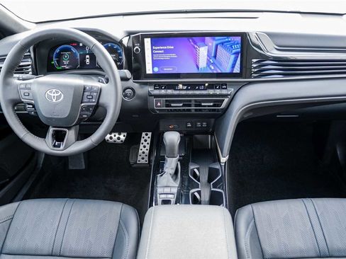 Used 2025 Toyota Camry XSE image 10