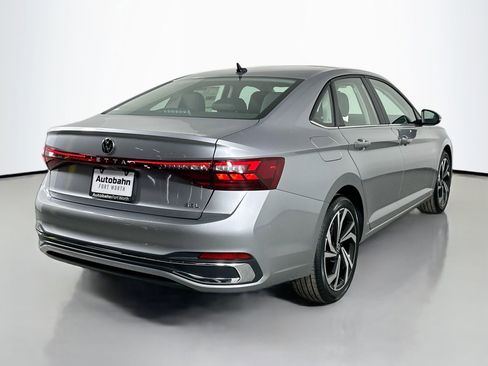 Certified 2025 Volkswagen Jetta SEL image 6