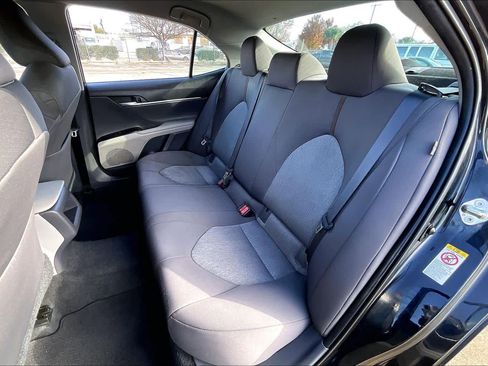 Used 2018 Toyota Camry L image 17