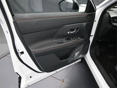 New 2026 Nissan Kicks SR w/ SR Premium Package image 33