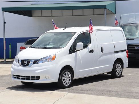 Used 2020 Nissan NV200 SV FWD image 1