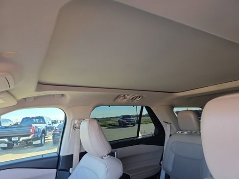 Used 2020 Ford Explorer Limited image 13