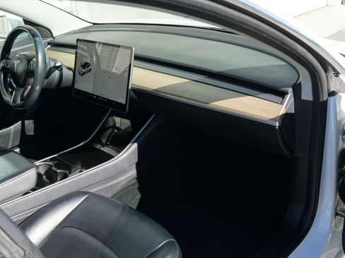 Used 2018 Tesla Model 3 Long Range RWD image 30