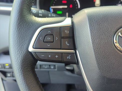 Certified 2022 Toyota Sienna XLE w/ XLE Plus Package FWD image 13