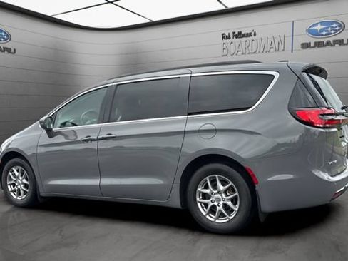 Used 2021 Chrysler Pacifica Touring w/ Cold Weather Group FWD image 8