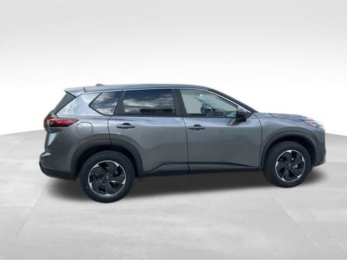 Used 2024 Nissan Rogue SV image 9