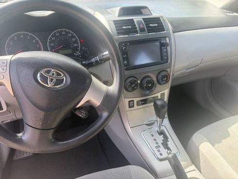 Used 2013 Toyota Corolla LE FWD image 11