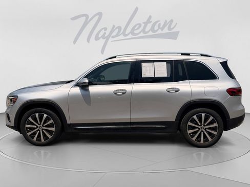 Used 2020 Mercedes-Benz GLB 250 w/ Premium Package image 2