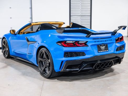 Used 2023 Chevrolet Corvette Z06 RWD image 7
