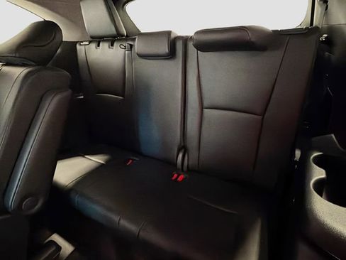 Certified 2025 Toyota Highlander XLE FWD image 22