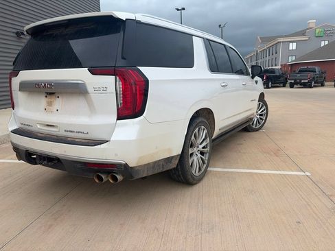Used 2023 GMC Yukon XL Denali w/ Denali Reserve Package AWD/4WD image 5