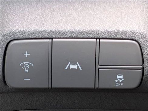 Used 2022 Hyundai Elantra SEL w/ Convenience Package FWD image 13