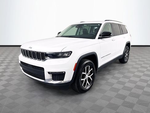 Used 2024 Jeep Grand Cherokee L Limited AWD/4WD image 3
