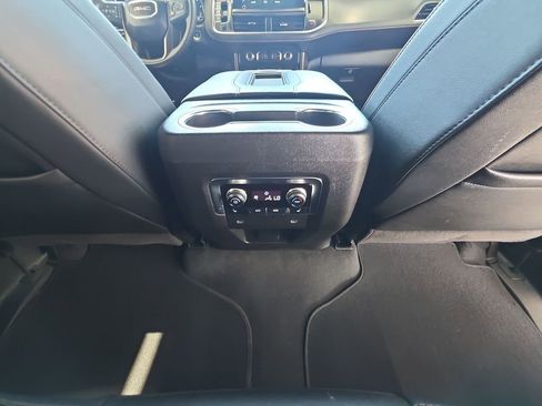 Used 2024 GMC Yukon AT4 w/ Technology Package AWD/4WD image 22